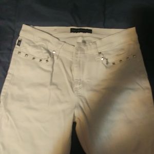 Rock and Republic White Capris